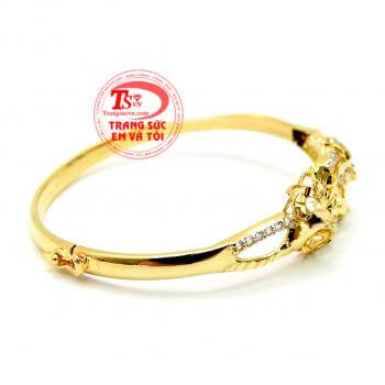 Vòng vàng hoa kép đính đá