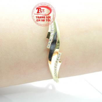 Là món quà phù hợp nhân dịp sinh nhật cho bạn gái. Vòng tay vàng cho bạn gái