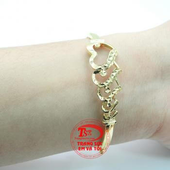 Vòng tay vàng trái tim kép thiết kế độc đáo cá tính cho phái đẹp. Vòng tay vàng trái tim kép