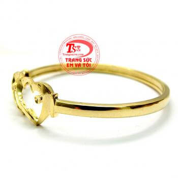 Vòng tay vàng trái tim kép cho nữ.