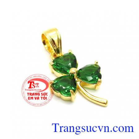 Mặt dây cỏ 3 lá biểu tượng của sự may mắn,vui vẻ và hạnh phúc,