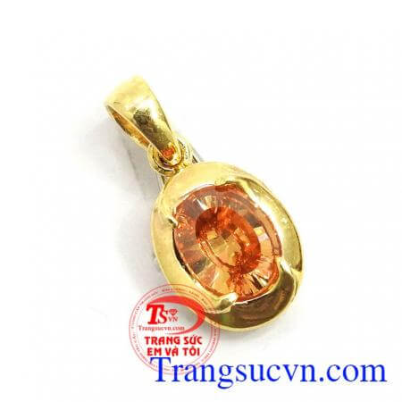 Mặt dây vàng đẹp tinh tế,xinh xắn, được chạm khắc cầu kỳ,tỉ mỉ,là món quá ý nghĩa trong ngày sinh nhật.