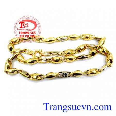 Sản phẩm là sự kết hợp hài hòa giữa vàng màu và vàng trắng tạo nên một sản phẩm vô cùng hoàn hảo