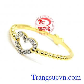 Nhẫn nữ tình yêu vàng 10K,Nhẫn nữ cách điệu thời trang phù hợp với những bạn nữ yêu thích sự lãng mạn,nhẹ nhàng