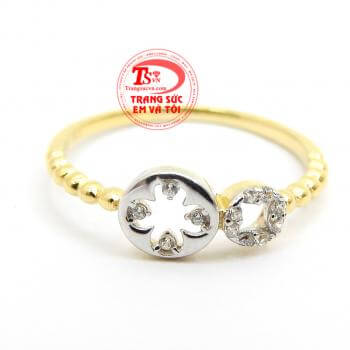 Sản phẩm được nhập khẩu từ Hàn Quốc.Còn chờ đợi gì nữa hãy rinh ngay chiếc nhẫn đáng yêu này vào bộ trang sức của bạn ngay hôm nay