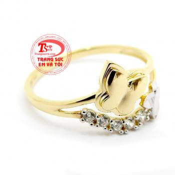 Sản phẩm bảo hành uy tín trên toàn quốc.Nhẫn nữ tươi đẹp
