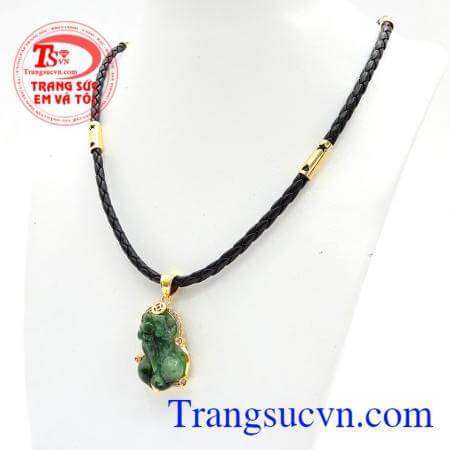Đeo Bộ dây chuyền nam Tỳ Hưu ngọc đẹp để thu hút tiền bạc may mắn cũng như là tôn lên vẻ nam tính mạnh mẽ của phái mạnh, Bộ dây chuyền nam Tỳ Hưu ngọc đẹp