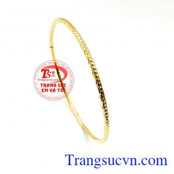 Sản phẩm giúp người đeo tôn nên bàn tay nhỏ nhắn của mình. vòng đôi đẹp