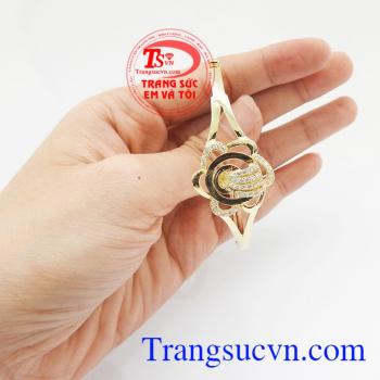 Sản phẩm chất lượng cao, bảo hành 6 tháng, giao hàng nhanh trên toàn quốc. Vòng vàng hoa hồng.