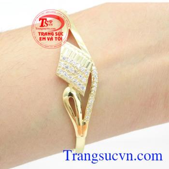 Giao hàng trên toàn quốc. Vòng Tay Sang Trọng