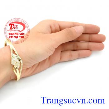 Sản phẩm chất lượng cao,bảo hành 6 tháng. Vòng Tay Sang Trọng