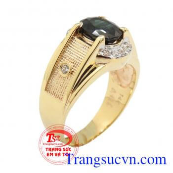 Nhẫn đá Sapphire Quyền Lực được thiết kế vô cùng sang trọng với mặt đá Sapphia thiên nhiên đem lại sức khỏe,sự may mắn, đạt được nhiều mong muốn.Sản phẩm được chế tác đẹp, sắc nét