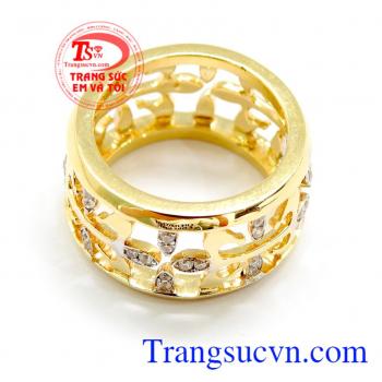 Nhẫn hoa văn nam là món quà ý nghĩa cho người yêu thương
