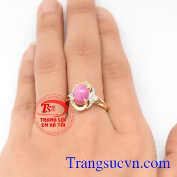 Nhẫn vàng tây Tinh Tế là trang sức nữ được chạm khắc tinh tế,sắc xảo,là món quà vô cùng ý nghĩa dành tặng cho phái đẹ