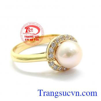 Là món đồ trang sức đẹp, tôn nên bàn tay xinh xắn,là món quà vô cùng ý nghĩa trong các dịp sinh nhât,ngày lễ