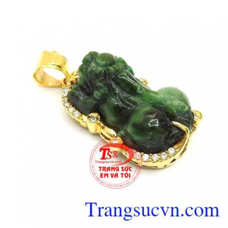 Mặt dây Tỳ Hưu có tác dụng chiêu tài lộc may mắn về công danh sự nghiệp bảo vệ tài sản và bình yên cho chính bạn