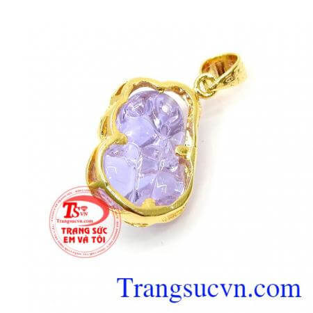 Đeo mặt dây Tỳ Hưu có tác dụng chiêu tài lộc may mắn về công danh sự nghiệp bảo vệ tài sản và bình yên cho chính bạn