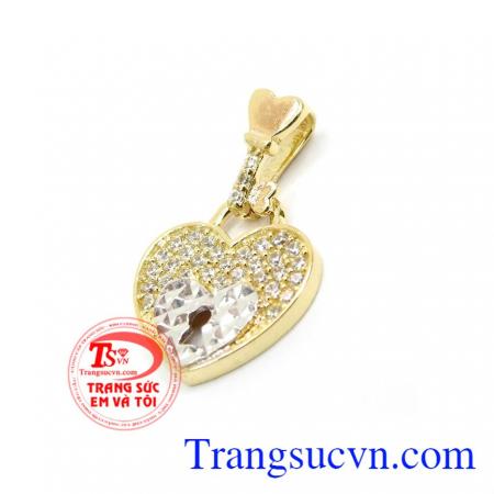 Mặt dây trái tim nhập khẩu Hàn Quốc mang lại vẻ đẹp quý phái dịu dàng cho bạn gái,