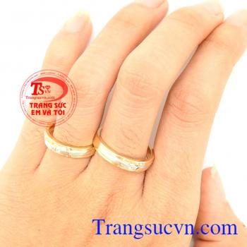 Nhẫn cưới vàng vàng tây đẹp sang trọng tinh tế cho đôi bạn trẻ