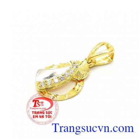 Mặt dây nữ Hàn Quốc độc đáo với thiết kế lạ mắt mang lại vẻ đẹp dịu dàng, mới lạ cho người đeo