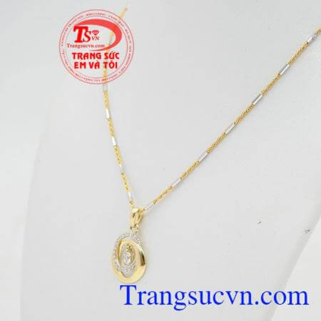Bộ dây chuyền đính đá ngoại nhập là sự kết hợp giữa dây chuyền nhập khẩu nguyên chiếc Ytaly và mặt dây nhập từ Hàn Quốc mang lại vẻ sang trọng cá tính, nhẹ nhàng cho bạn gái,Bộ dây chuyền đính đá ngoại nhập