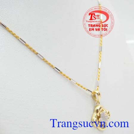 Bộ dây nhập khẩu cánh hoa tươi xinh là sự kết hợp giữa dây chuyền nhập khẩu Ytaly sang trọng quý phái và mặt dây Hàn Quốc nhẹ nhàng tinh tế,Bộ dây nhập khẩu cánh hoa tươi xinh