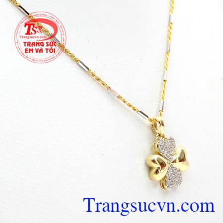 Là sự kết hợp độc đáo giữa dây chuyền nhập Ytaly và mặt dây nhập khẩu Hàn Quốc, tạo nên sự mới mẻ,phong cách, sang trọng cho bạn gái, là sự lựa chọn tuyệt vời phù hợp nhiều phong cách thời trang của phái đẹp