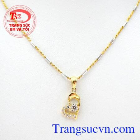 Bộ dây chuyền kết hợp giữa dây nhập khẩu Ytaly và mặt dây chế tác bằng công nghệ cao đem đến cho bạn gái phong cách mới mẻ sang trọng,Bộ dây nữ sắc màu trái tim