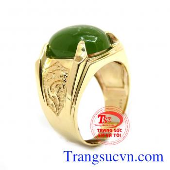 Chiếc nhẫn được chế tác từ vàng 14k và đá nephrite thiên nhiên. Sản phẩm bền đẹp được bảo hành uy tín trên toàn quốc.