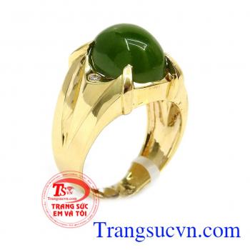 Nhẫn vàng 14k trang nhã, Nhẫn nam chế tác từ vàng 14k đảm bảo tính sáng bóng, bền đẹp, kết hợp cùng đá chủ Nephrite thiên nhiên - ngọc cẩm thạch màu xanh lục nhạt