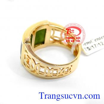 Nhẫn nam vàng 14k mệnh mộc, Nhẫn vàng được chế tác từ vàng 14k chi tiết hình đồng tiền kết hợp cùng đá cẩm thạch màu lam. Sản phẩm phù hợp với nhiều độ tuổi và rất tót cho người mệnh mộc, hỏa.