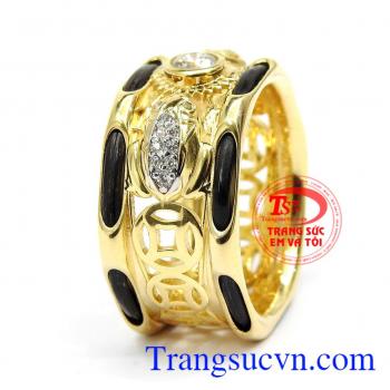 Chính vì vậy mà chiếc nhẫn cóc ngậm vàng luôn được rất nhiều khách hàng yêu thích và lựa chọn Nhẫn nam mặt cóc ngậm vàng