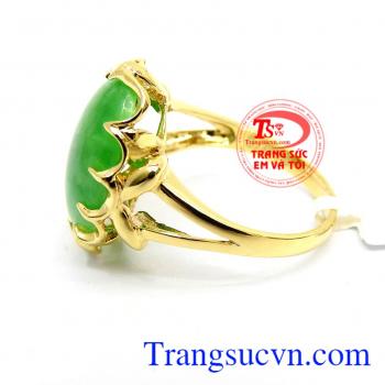 Đá ngọc bích thiên nhiên,màu xanh của lá non tinh khiết