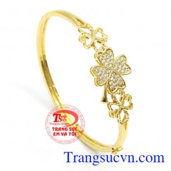 Mang ý nghĩa may mắn. Vòng tay nữ cỏ 4 lá
