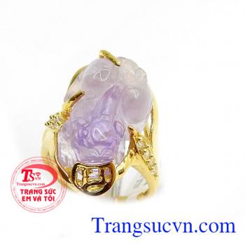 Nhẫn Tỳ Hưu chiêu tài tác lộc được chế tác tinh xảo sắc nét phù hợp thị hiếu phái đẹp