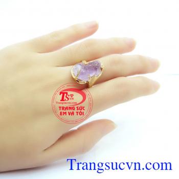 Nhẫn Tỳ Hưu chiêu tài tác lộc được chế tác tinh xảo sắc nét phù hợp thị hiếu phái đẹp