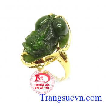 Tỳ Hưu trong phong thủy có ý nghĩa chiêu tài lộc, may mắn vê công danh sự nghiệp, bảo vệ tài sản và sự bình an cho gia đình