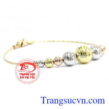 Lắc tay vàng Italy xinh xắn là sản phẩm vô cùng đẹp và trang nhã. 