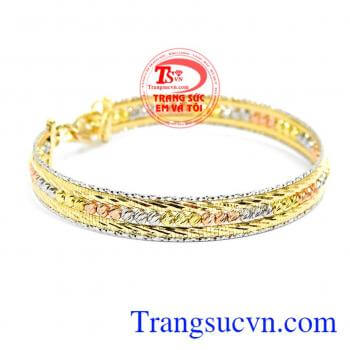 Vòng tay vàng Ý đẹp là sản phẩm được nhập khẩu trực tiếp từ nước Ý.