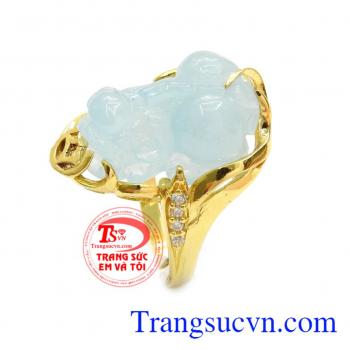 Đeo Nhẫn nữ Tỳ Hưu tài lộc may mắn mang lại cho chủ nhân sự may mắn về tài lộc, thăng tiến trong công danh sự nghiệp, bảo vệ tài sản và cả sự bình yên trong ngôi nhà của gia chủ