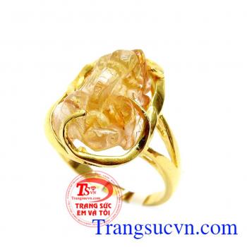 Nhẫn Tỳ Hưu mệnh Kim tài lộc tượng trưng cho may mắn về tiền bạc, công danh, sự bình yên trong gia đình là vật phẩm phong thủy không thể thiếu cho mỗi người