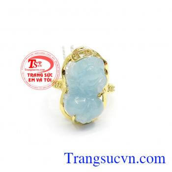 Nhẫn Tỳ Hưu ngọc tài lộc mang lại cho chủ nhân sự may mắn về tài lộc, thăng tiến trong công danh sự nghiệp, bảo vệ tài sản và cả sự bình yên trong ngôi nhà của gia chủ