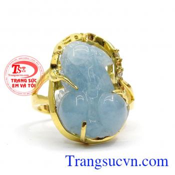 Nhẫn Tỳ Hưu ngọc phong thủy deo hợp phong thủy mang lại may mắn trong cuộc sống, công danh sự nghiệp cũng như bình yên cho chủ nhân