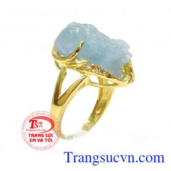 Nhẫn Tỳ Hưu ngọc phong thủy chế tác tinh xảo cho bạn gái