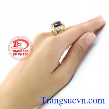 Nhẫn nam vàng tây phong cách phù hợp nhiều kiểu trang phục, dễ dàng kết hợp với phong cách thời trang mới