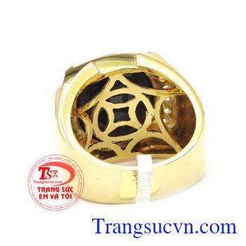 Nhẫn nam Saphire tự nhiên là sản phẩm nhẫn có đính đá Sapphire cao cấp,chất lượng đá bảo đảm,chiếc nhẫn được làm từ vàng 14k, sản phẩm đẹp, uy tín.Sản phẩm có giấy kiểm định, bảo hành 12 tháng, giao hàng nhanh trên toàn quốc