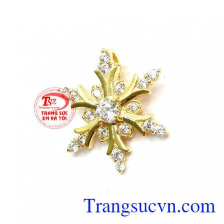 Bông tuyết vàng kết hợp dùng dây chuyền vàng là món quà tinh tế và sâu sắc dành tặng nhân dịp sinh nhật,Bông tuyết vàng
