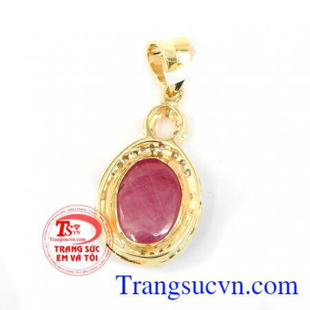 Mặt dây chuyền vàng ruby