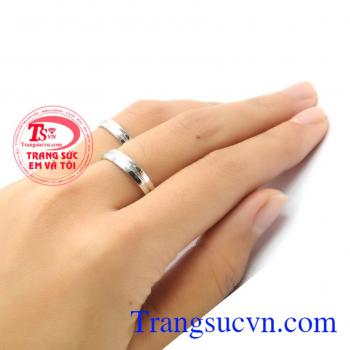 Nhẫn cưới trơn chỉ