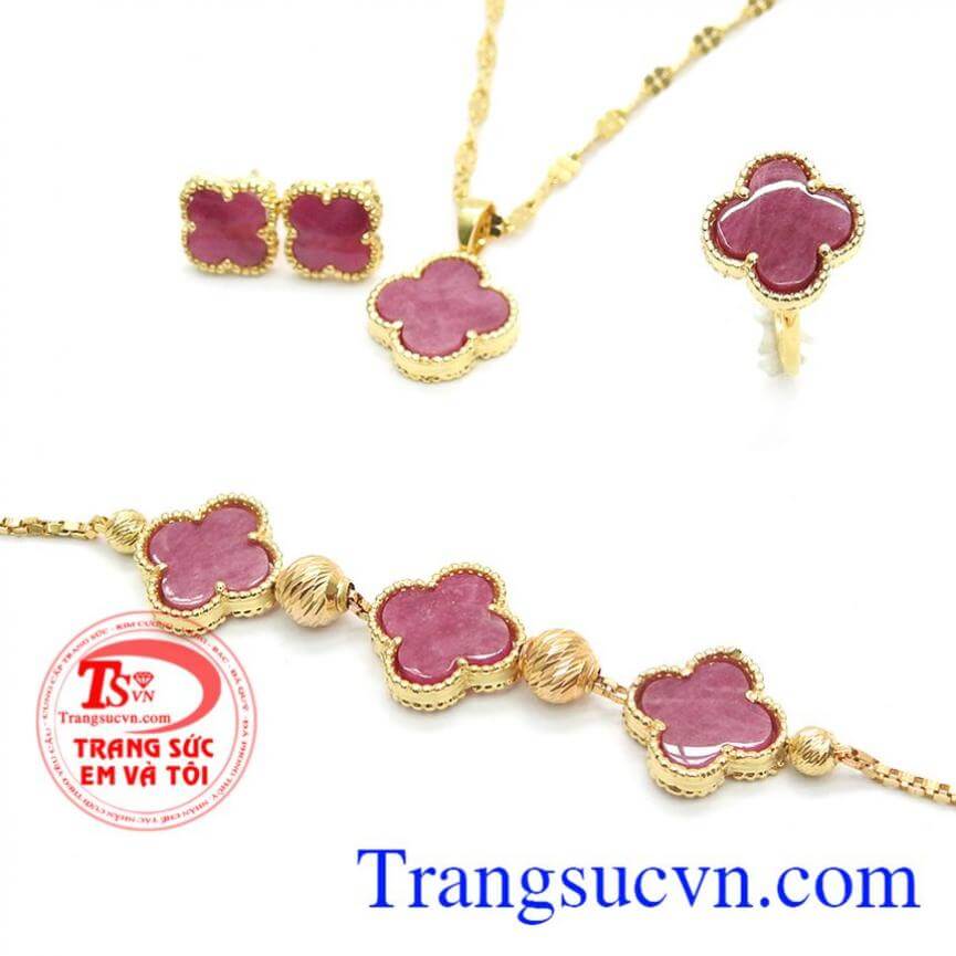 Bộ trang sức Ruby sang trọng
